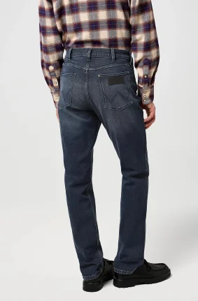 Pánske džínsy WRANGLER Greensboro tmavo modré-vyšúchané - 36/30