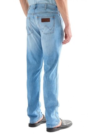 Pánske džínsy WRANGLER Greensboro svetlo modré-vyšúchané - 30/32
