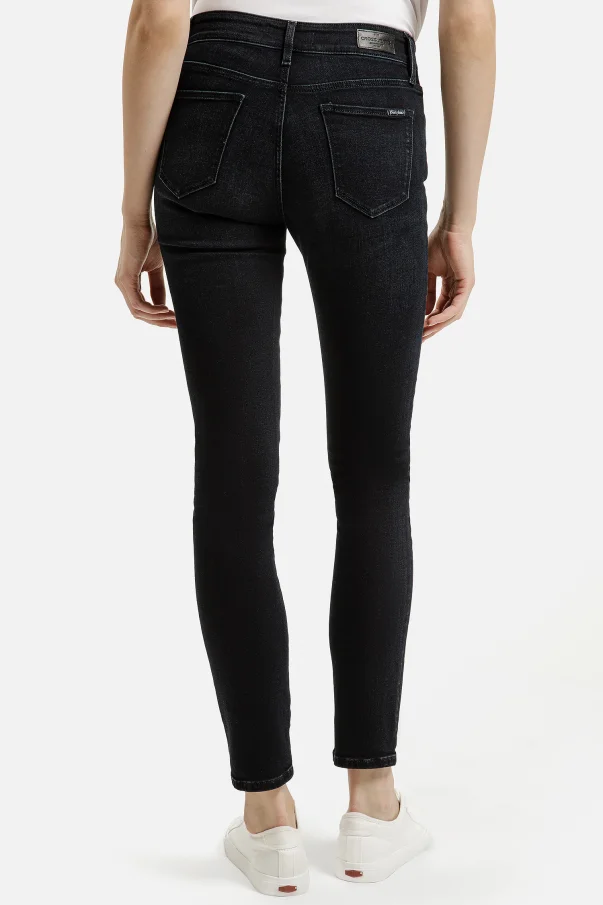 Dámske džínsy CROSS JEANS Anya tmavo modré-vyšúchané - 28/32