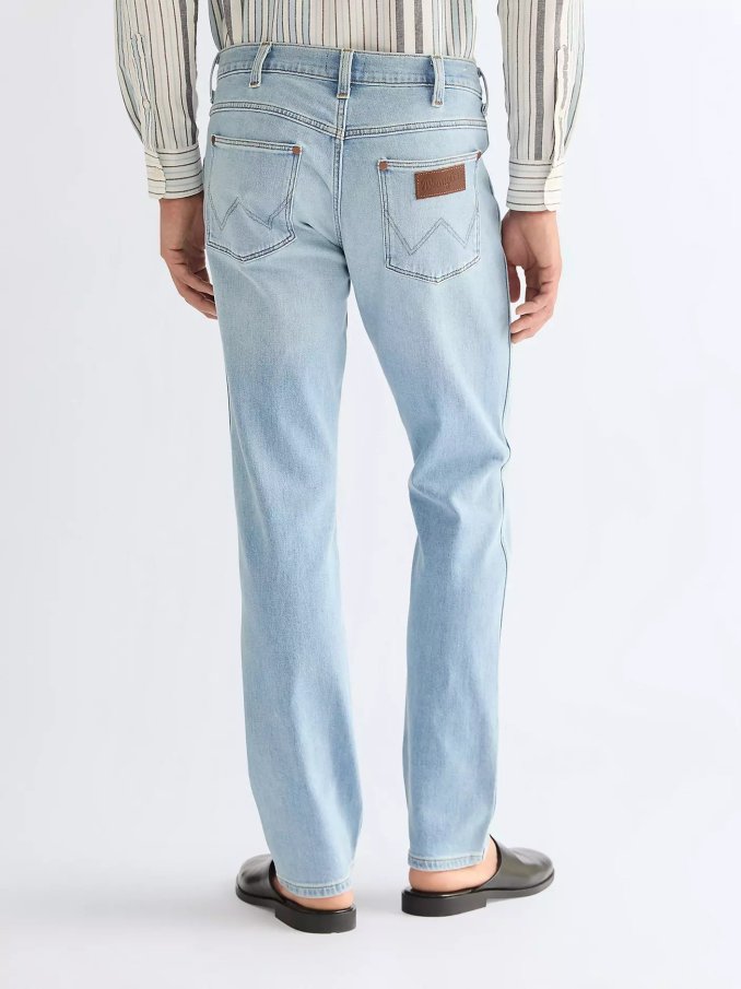 Pánske džínsy WRANGLER Greensboro svetlo modré-vyšúchané